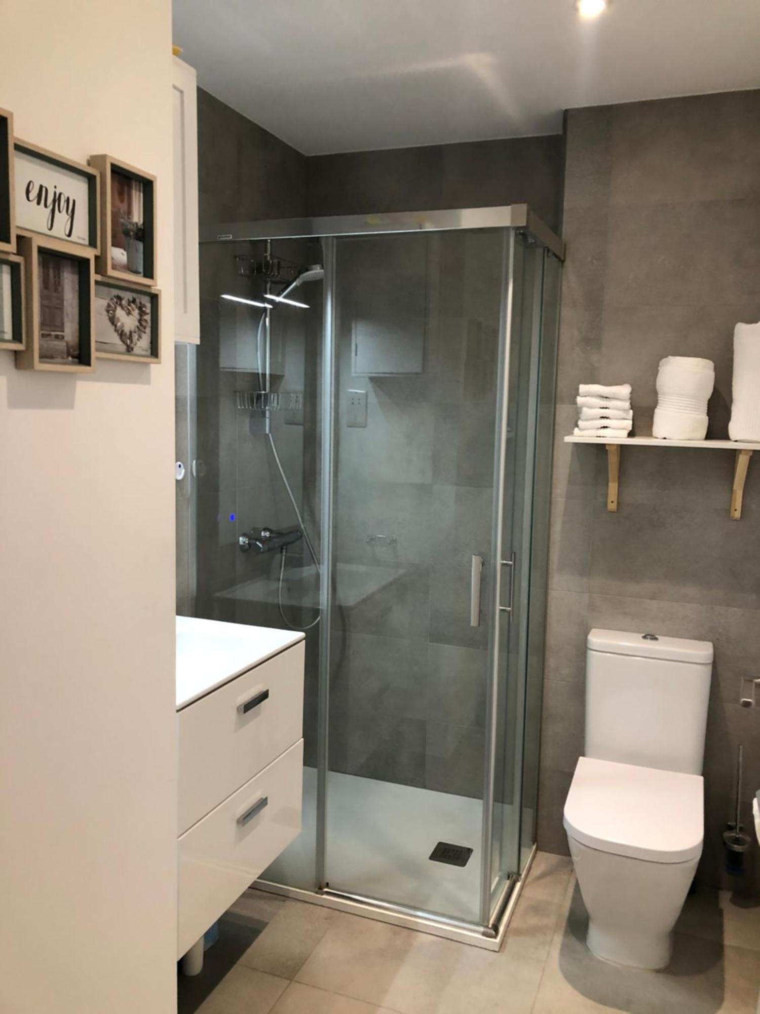 Cp High Floor Luxury Studio Sleeps 3 Gibraltar Luaran gambar
