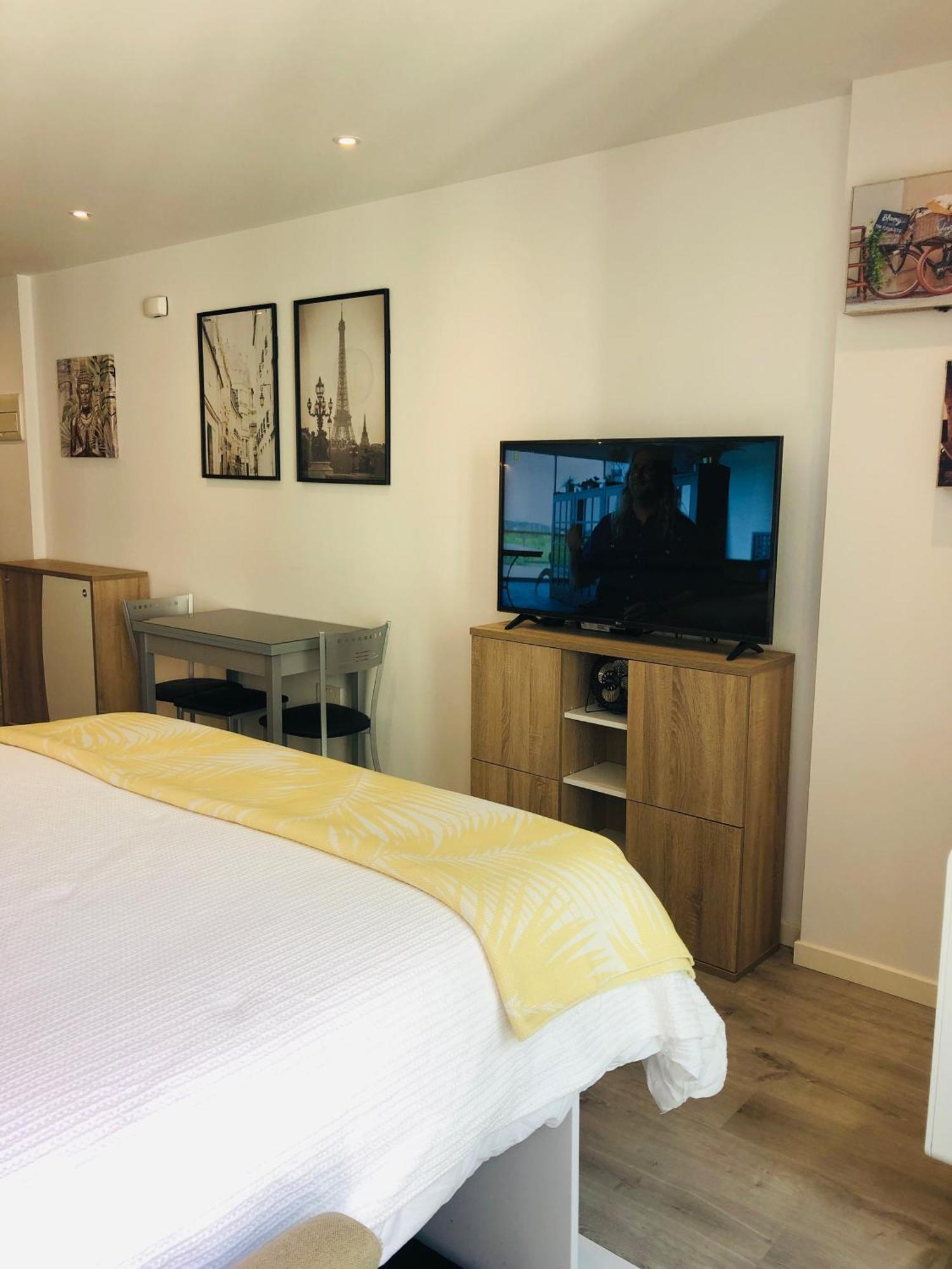 Cp High Floor Luxury Studio Sleeps 3 Gibraltar Luaran gambar